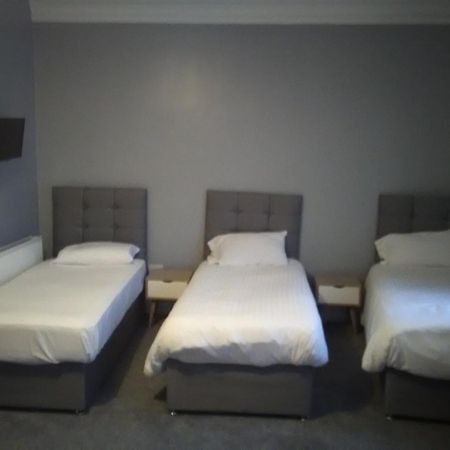 Newcastle West Hotel & Bar الغرفة الصورة