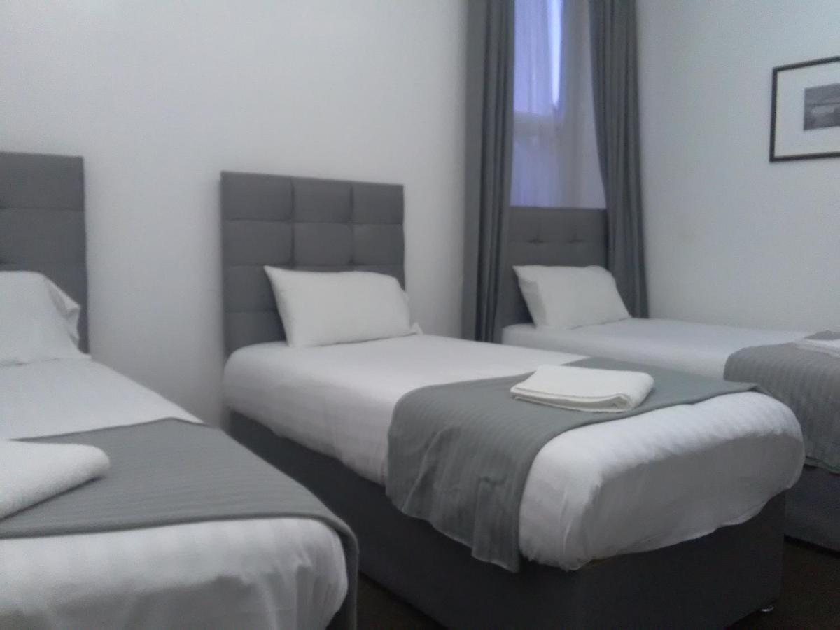 Newcastle West Hotel & Bar المظهر الخارجي الصورة