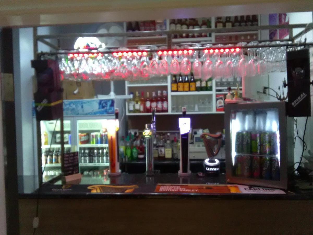 Newcastle West Hotel & Bar المظهر الخارجي الصورة