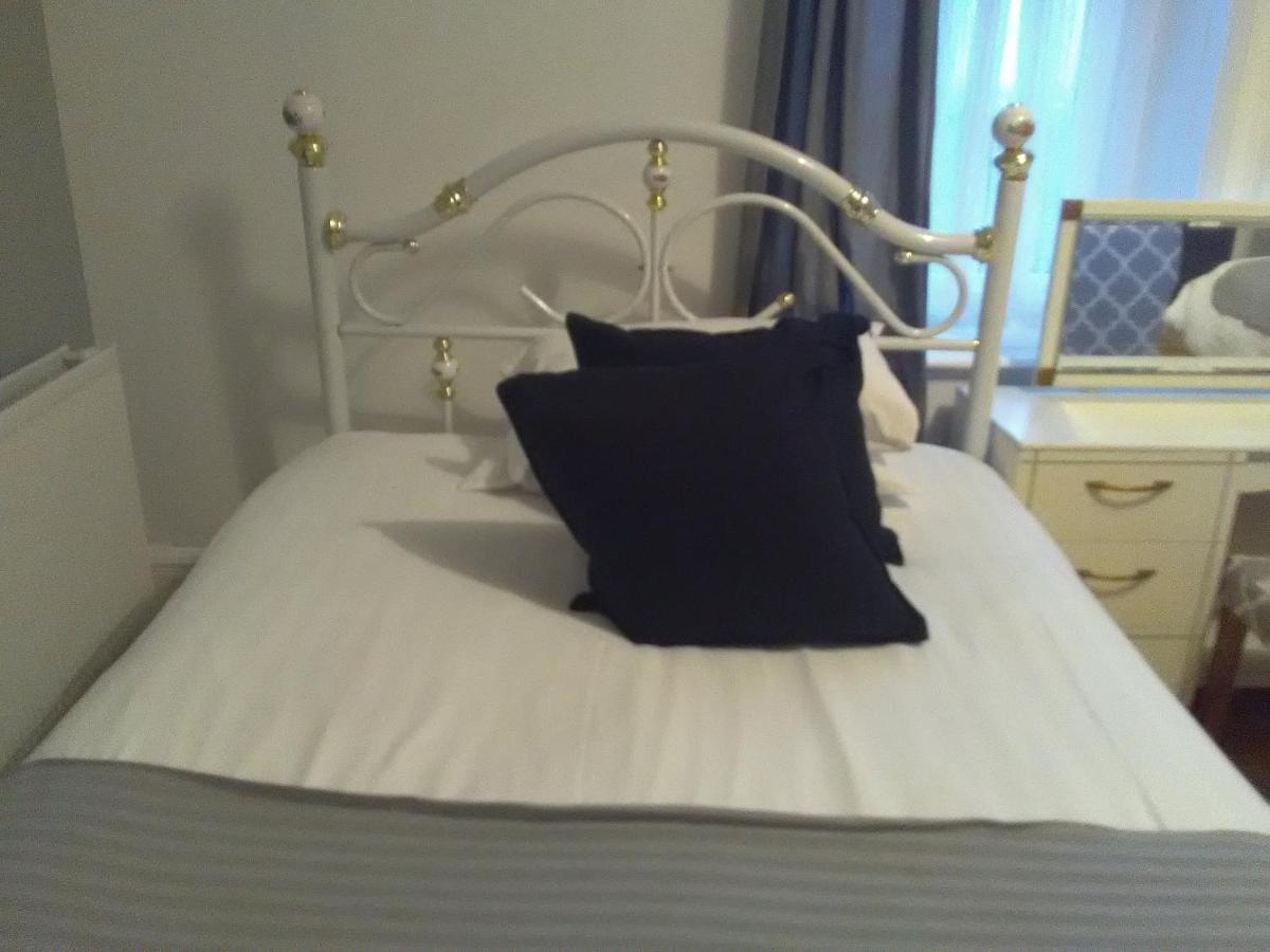 Newcastle West Hotel & Bar المظهر الخارجي الصورة