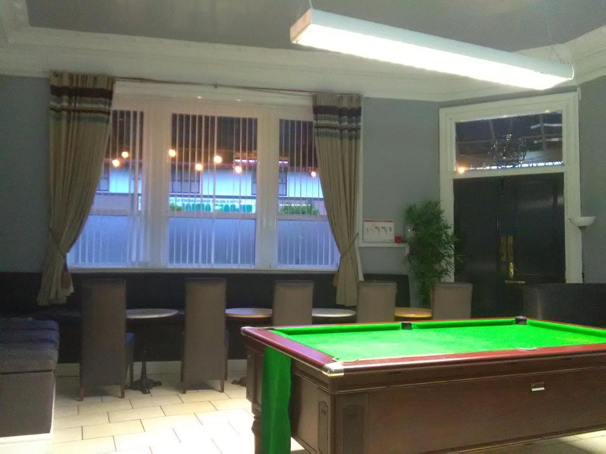 Newcastle West Hotel & Bar المظهر الخارجي الصورة