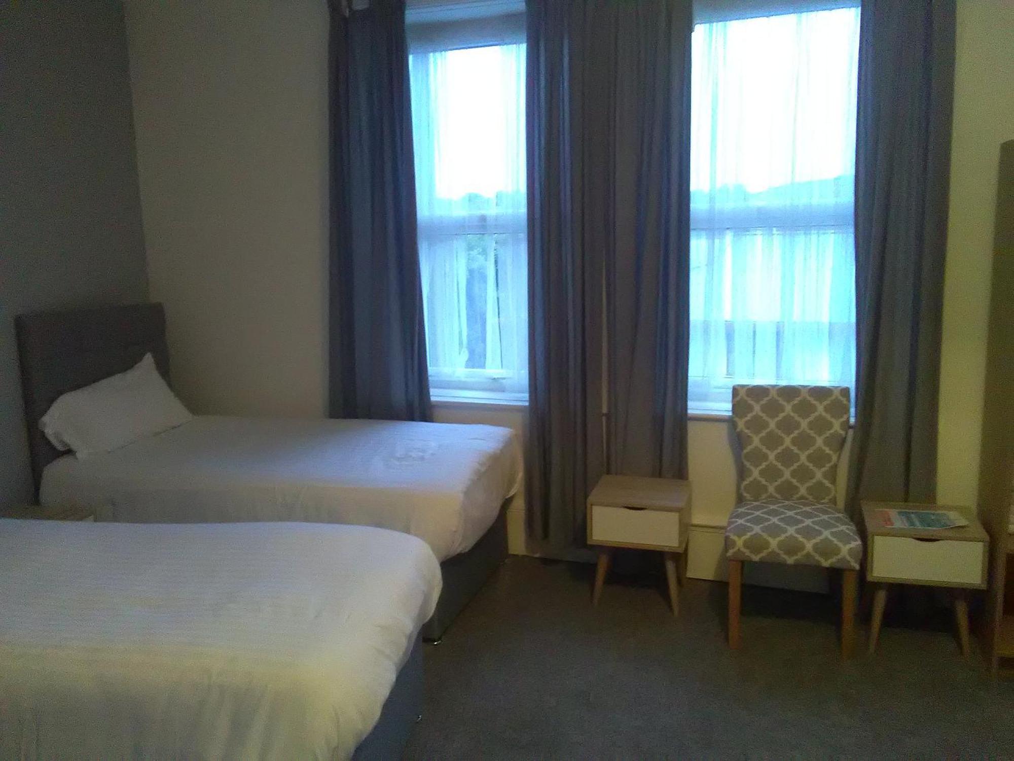 Newcastle West Hotel & Bar الغرفة الصورة