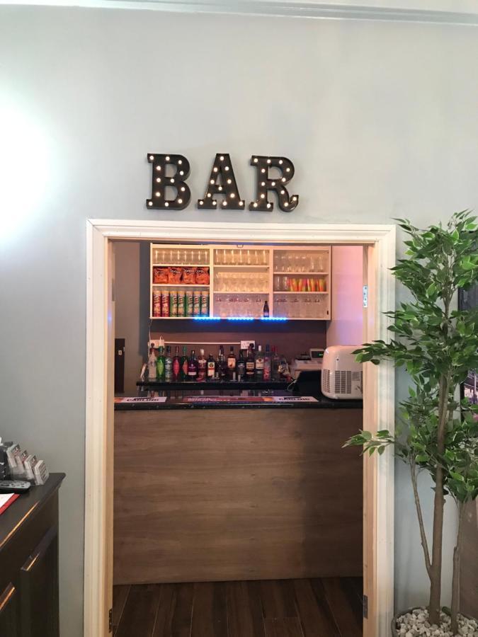 Newcastle West Hotel & Bar المظهر الخارجي الصورة