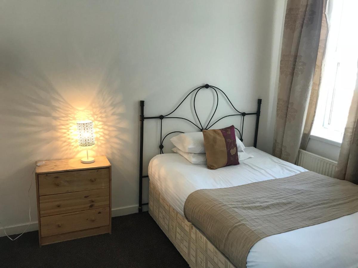 Newcastle West Hotel & Bar المظهر الخارجي الصورة